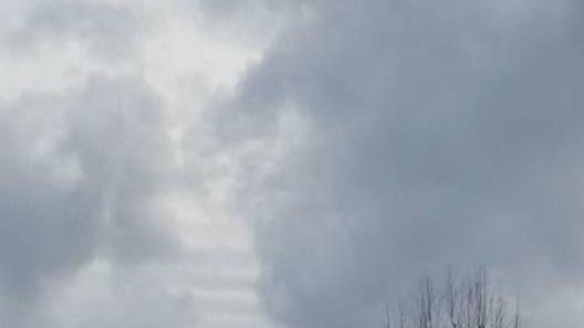Scale per il cielo, la foto che spopola nel web