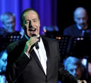 Lopez, crooner di qualità con "Ciao Frankie"