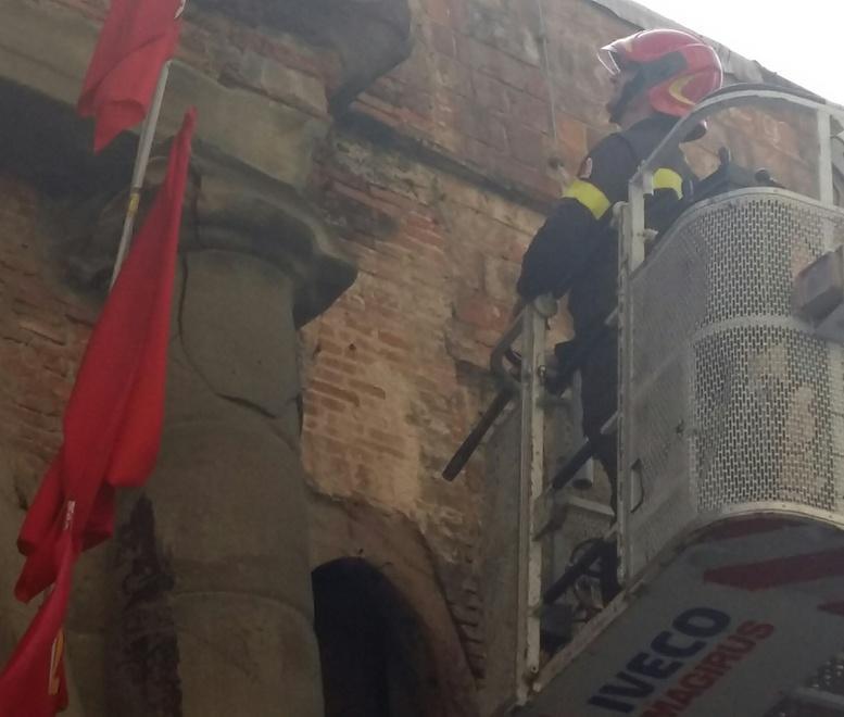 Crepe all'ex teatro San Marco, transenne e divieti dove nacque il Pci 