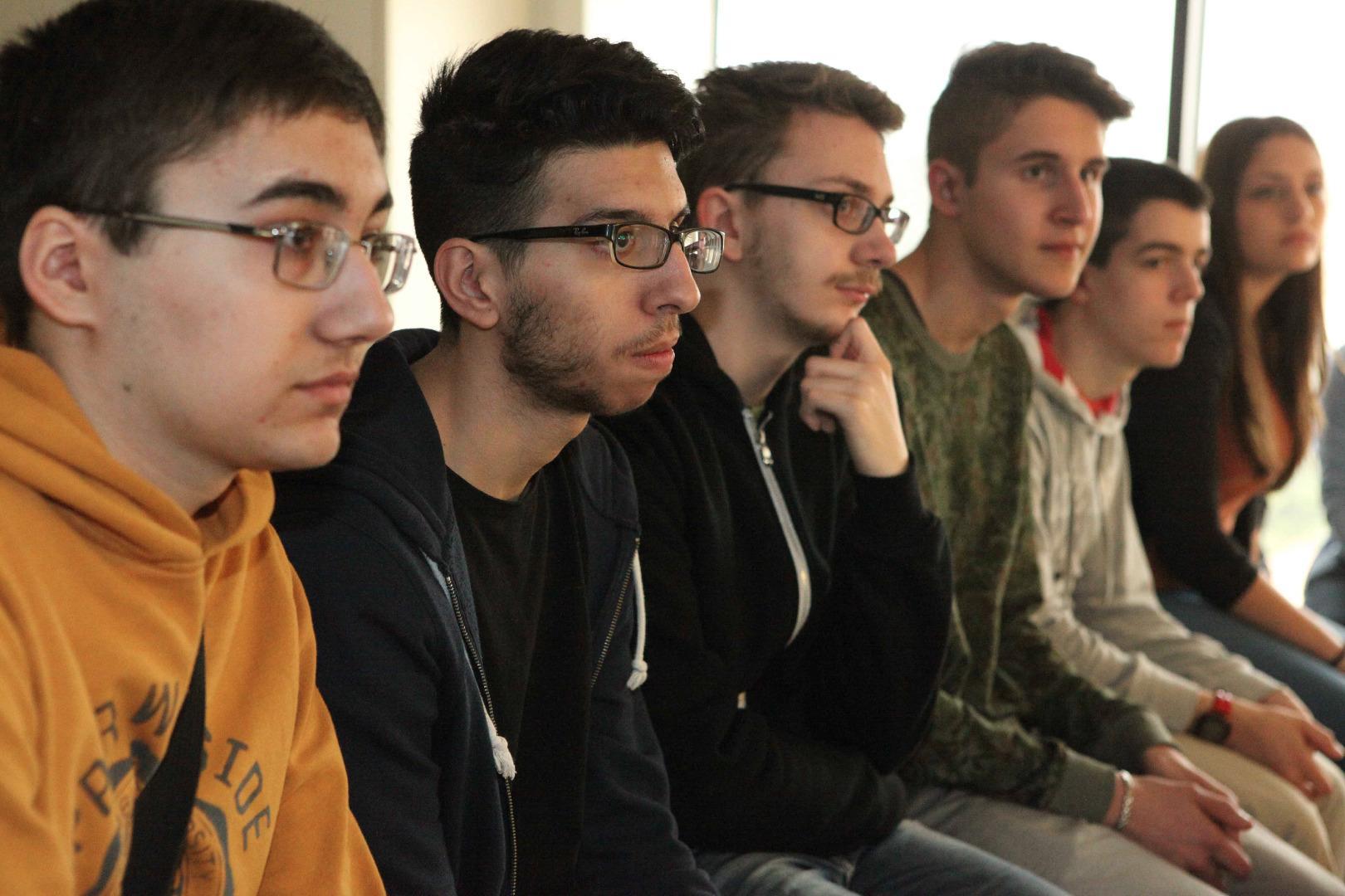 Gli studenti del D'Arzo in visita alla Gazzetta di Reggio