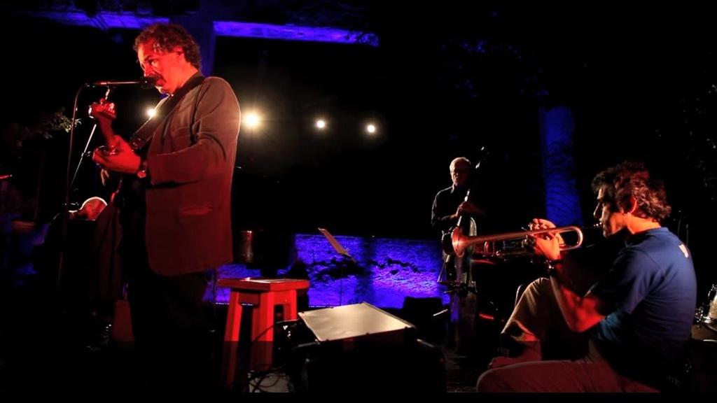 Gianmaria Testa e Paolo Fresu eseguono la "Ninna nanna de Anton'Istene" del Coro di Nuoro