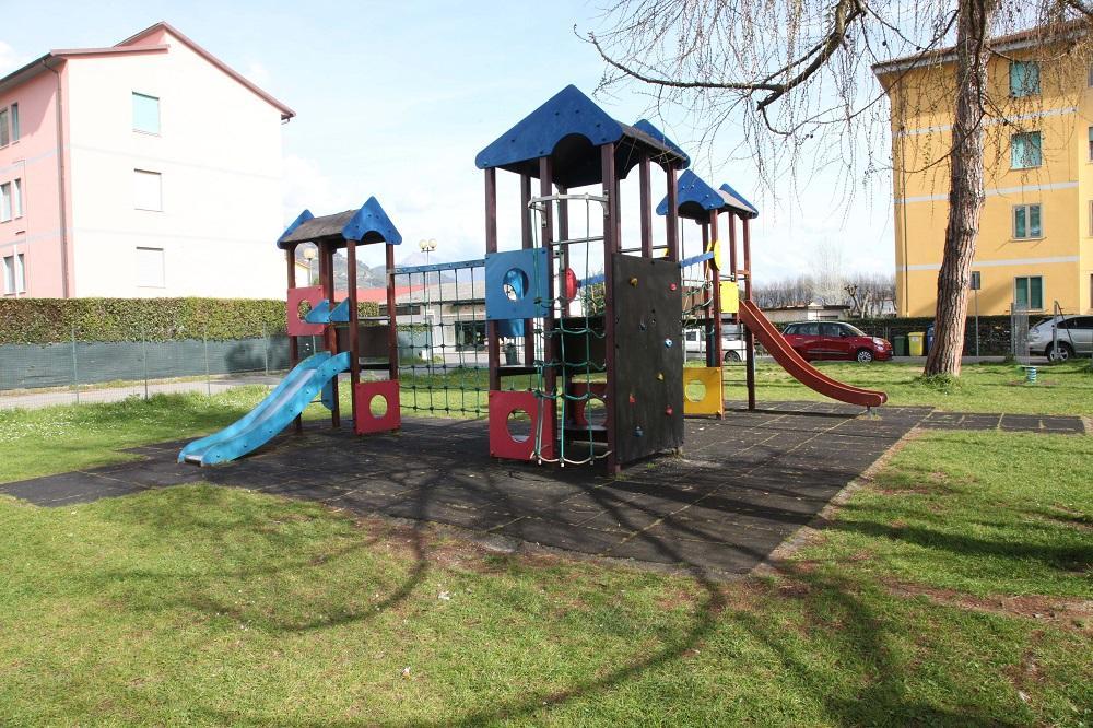 Il parco giochi del quartiere Africa a Pietrasanta