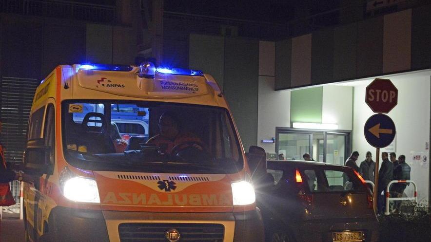 Una nottata in barella al pronto soccorso