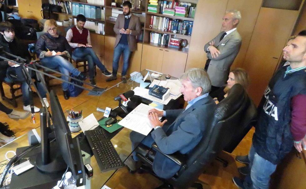 Giovane incastrato dal sangue sul “gesso” 