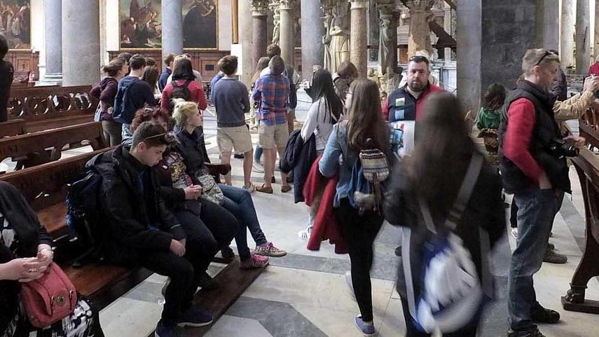 Visite nei monumenti i bagagli restano fuori