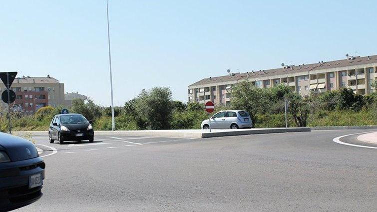 Protesta con le pentole contro la rotatoria incubo