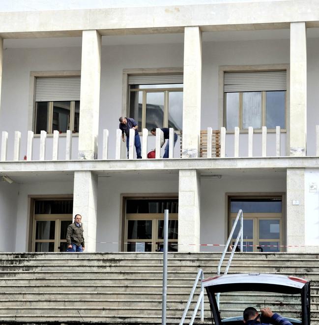 Picchia mamma e sorelle: fermato 