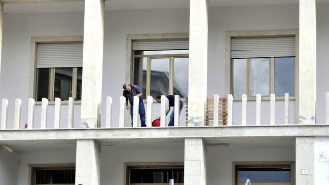 Picchia mamma e sorelle: fermato