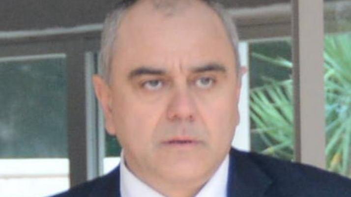 I dirigenti comunali restano in servizio