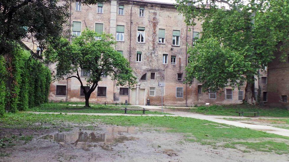 «Servono aree attrezzate per bimbi in centro»