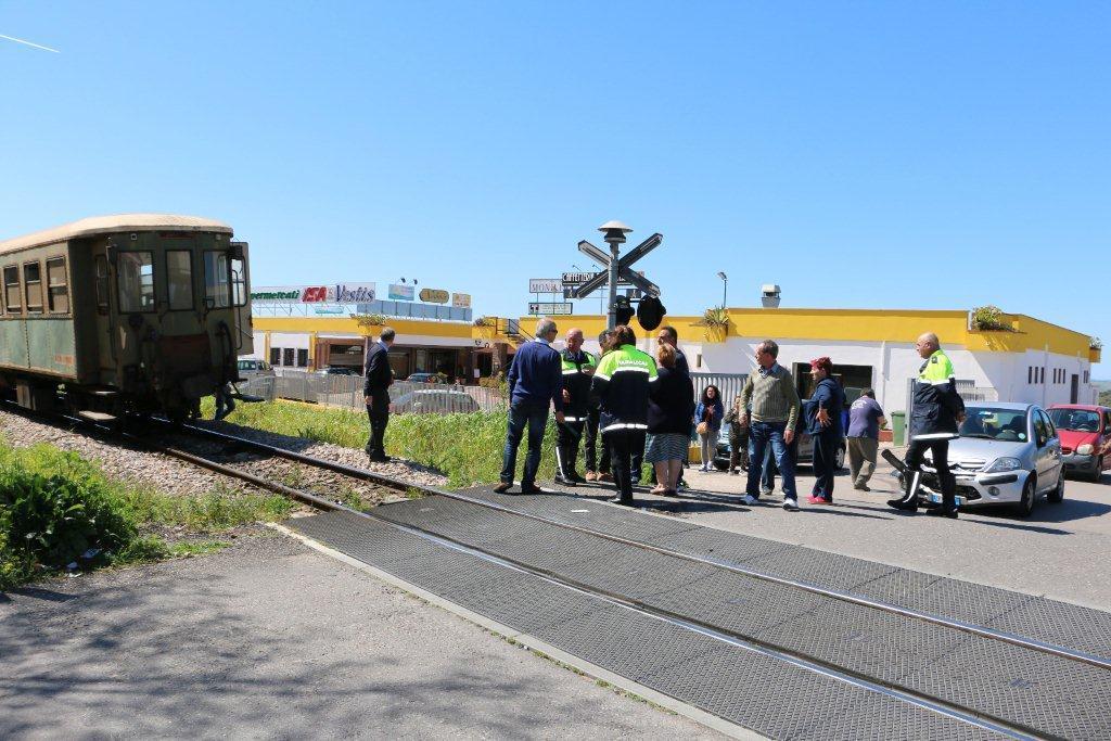 Scontro tra il treno diretto a Sassari e un'auto: tragedia sfiorata a Sorso