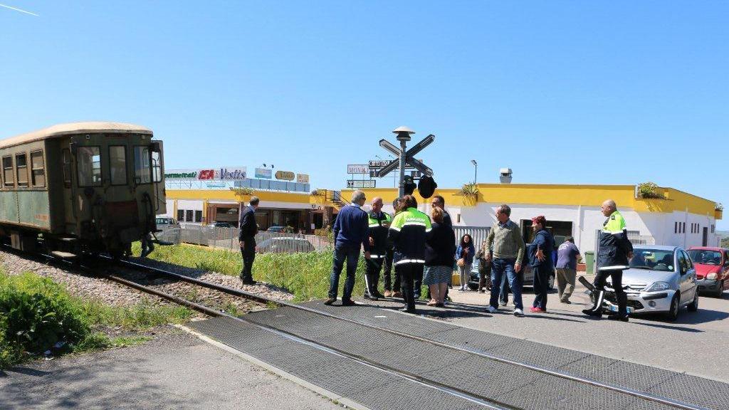 Scontro tra il treno diretto a Sassari e un'auto: tragedia sfiorata a Sorso