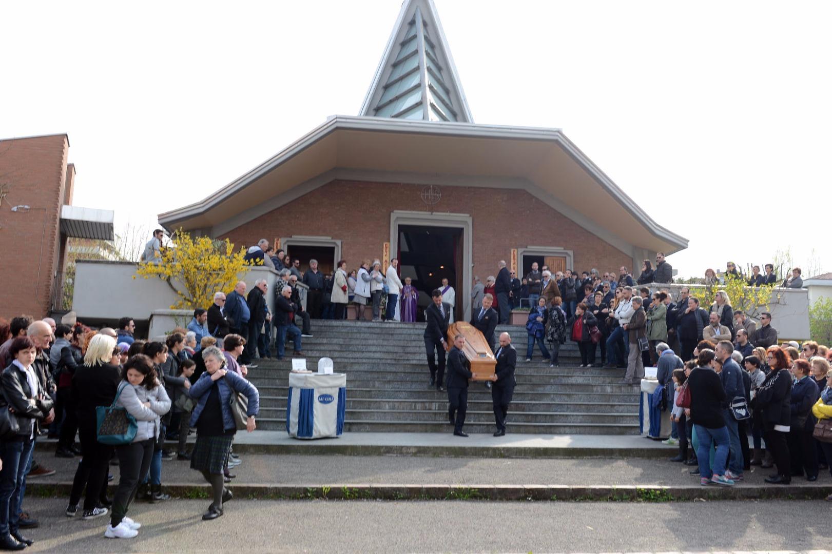 Il funerale di Manuela Messori alla Madonnina