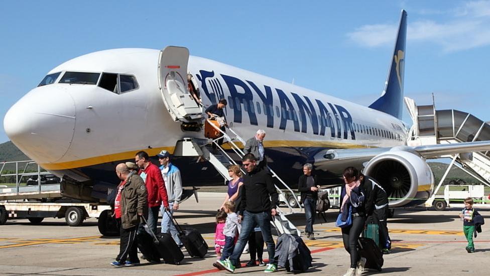 Alghero, la regina dei voli low cost destinata a morire senza Ryanair