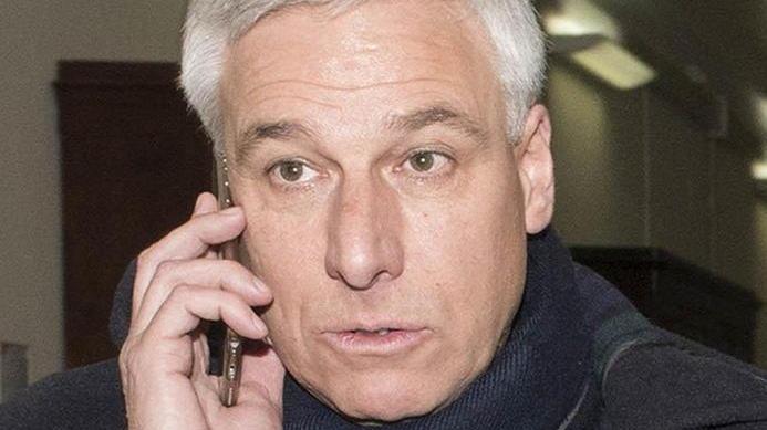 Fogne bianche e nere si incrociano