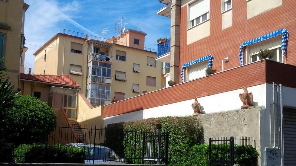 Esce un’ora di casa, i ladri gliela svaligiano