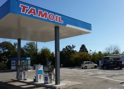 Rapina al distributore Tamoil bottino quasi 4mila euro