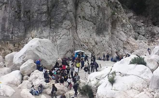 Pasquetta a Gorropu: «Una follia un trekking per cinquecento persone» Parlano Paba (Cai) e Falchi (Aie): «Avrebbero dovuto limitare le iscrizioni». E la società Andhalas Ogliastra propone una gita riparatoria a titolo gratuito