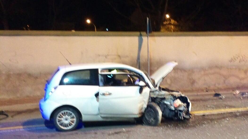 L'incidente in viale Poetto (foto Mario Rosas)