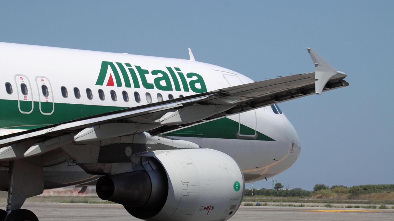 Venerdì nero per la Sardegna: cancellati 14 voli Alitalia e 2 Ryanair
