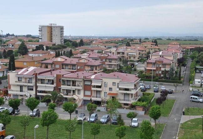 L'area di via Brodolini a Cecina (Foto Michele Falorni/Silvi)
