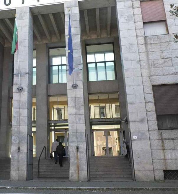 Dipendenti Enel alla sbarra per tre morti di amianto 