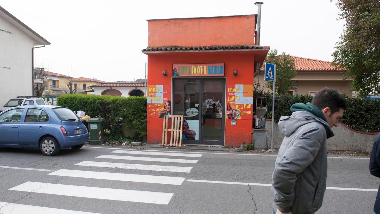Prima la rapina, ora la spaccata: paura al kebab di San Vito