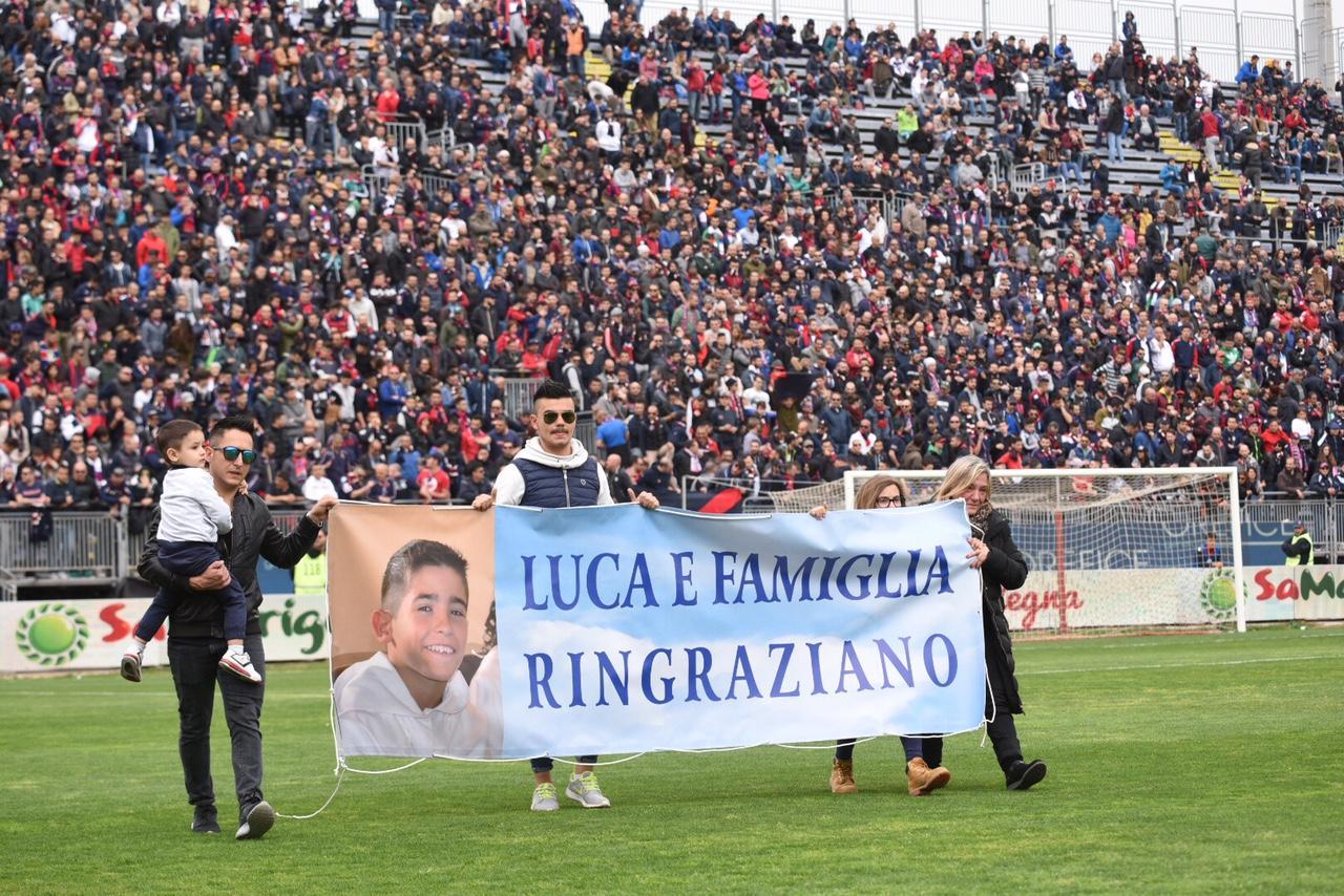 Il giro del campo della famiglia di Luca Pusceddu (foto Mario Rosas)