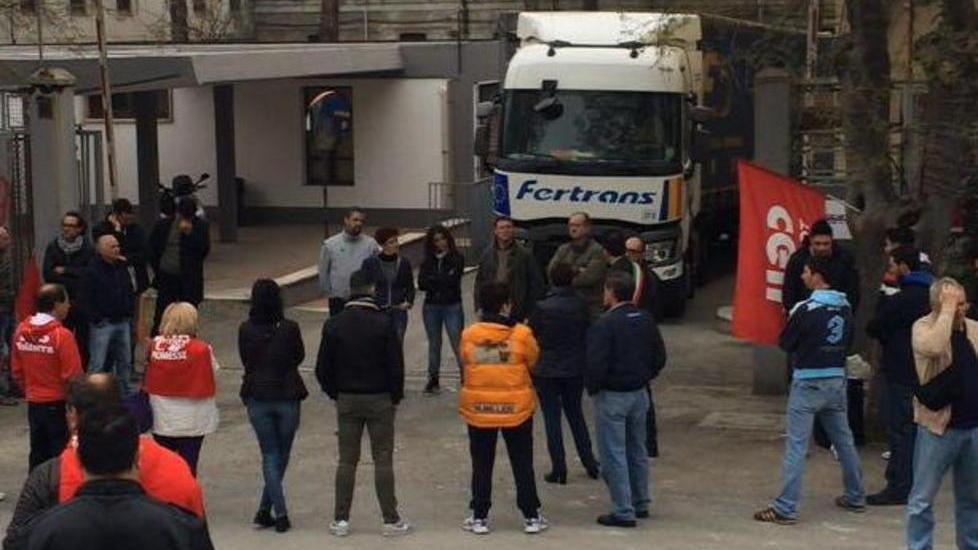 «La gioia di un figlio poi il licenziamento»
