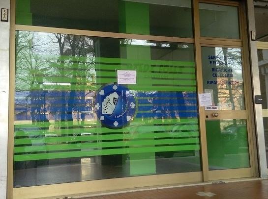 Sala scommesse senza due licenze 