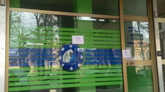 Sala scommesse senza due licenze