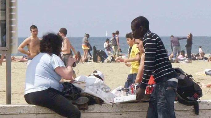 Venditori ambulanti sul Molo di Viareggio