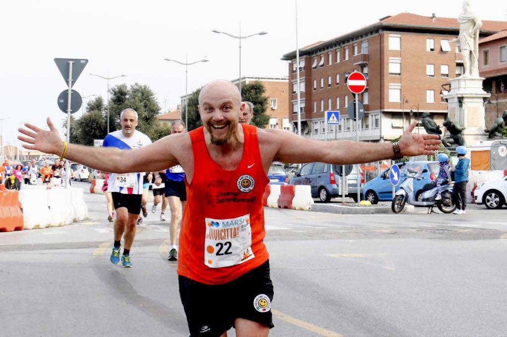 L'entusiasmo dei partecipanti a Vivicittà (Marzi Pentafoto)