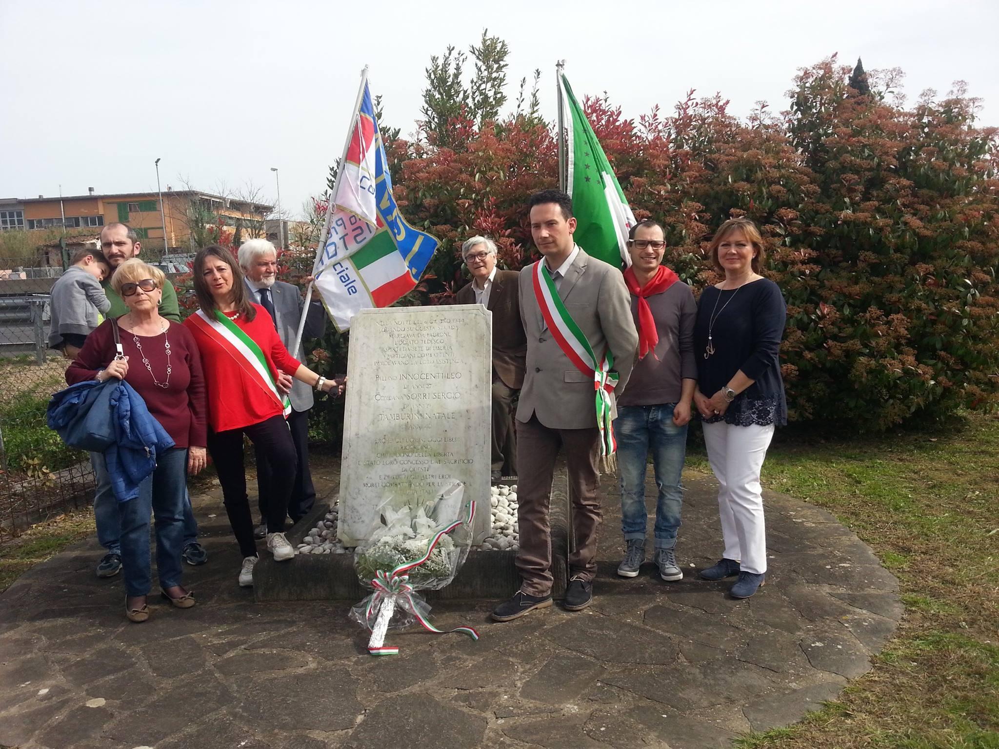Le nipoti di Sergio Sorri in prima fila, rappresentanti istituzionali e delle associazioni partigiane, hanno reso omaggio alla lapide 