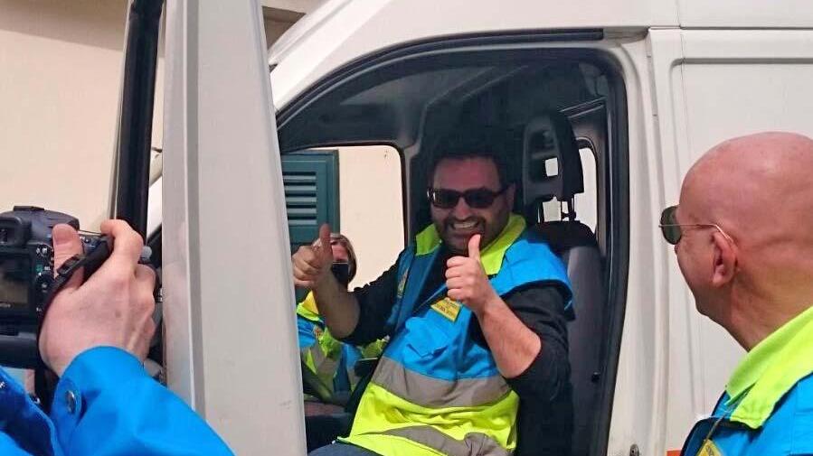 Don Serafino Romeo in versione autista di ambulanza