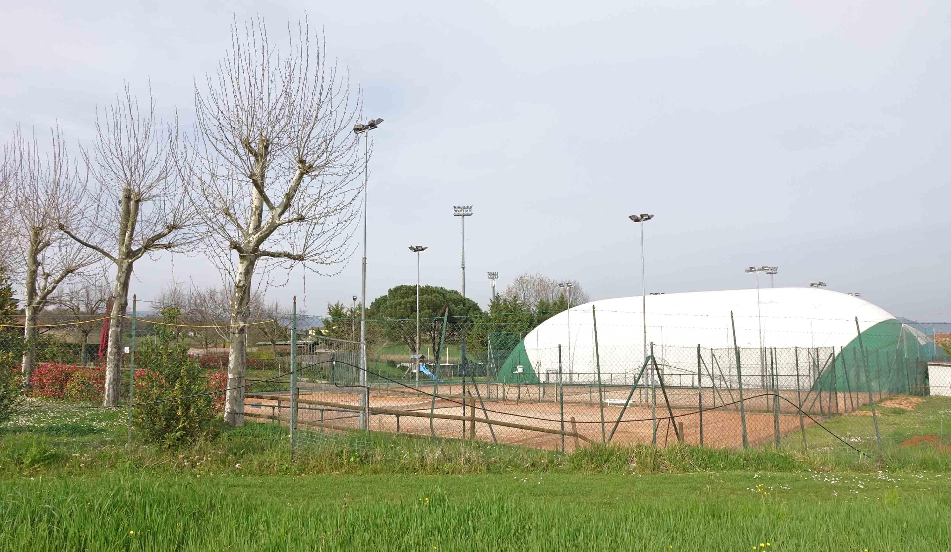 I campi da tennis e i campetti polivalenti coperti (foto Gori)