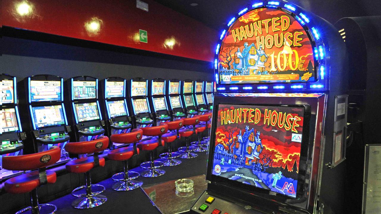 Una sala di slot machine