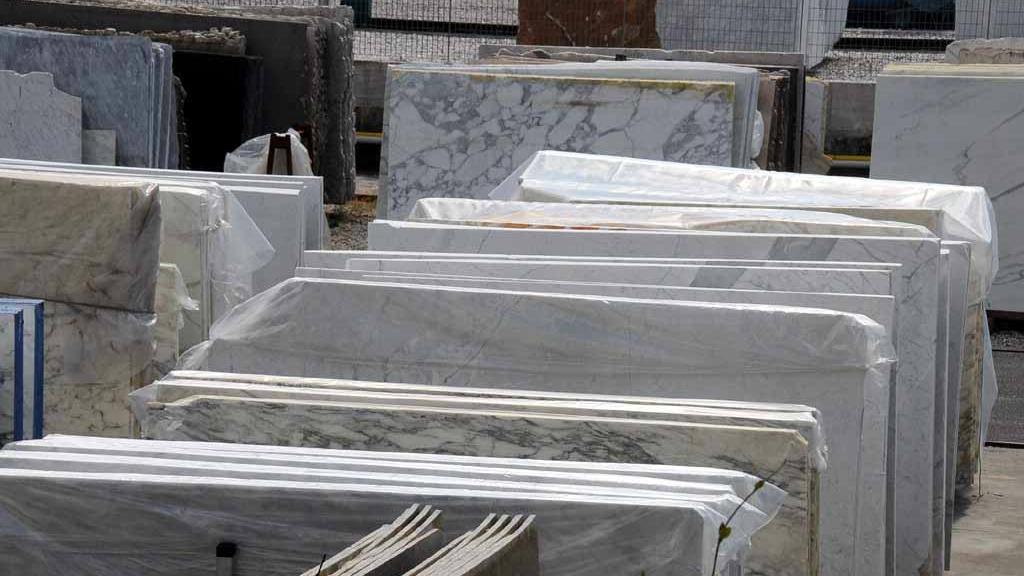 Utili record nel marmo, ma soltanto per i “big”