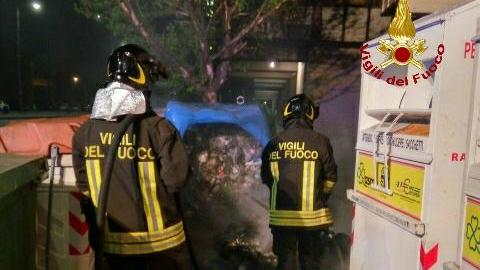 L'incendio in via Arcivescovo Martini