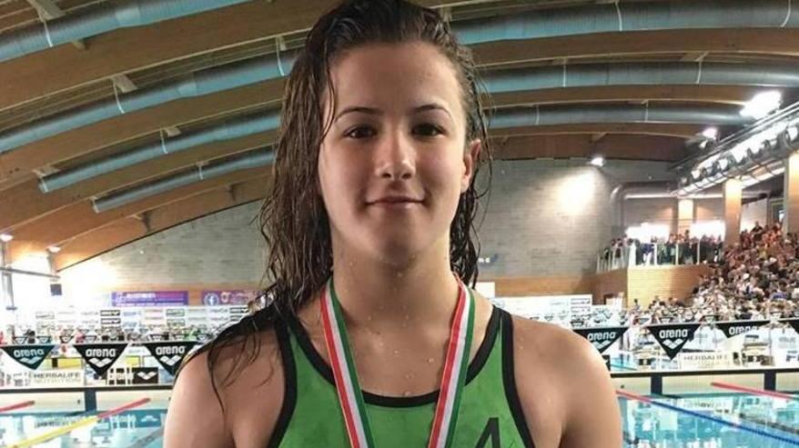 Giorgia Meloni nuota nell’oro ai Criteria giovanili 