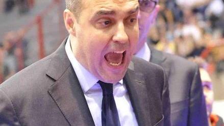 Alex Kirk è devastante ma predica nel deserto
