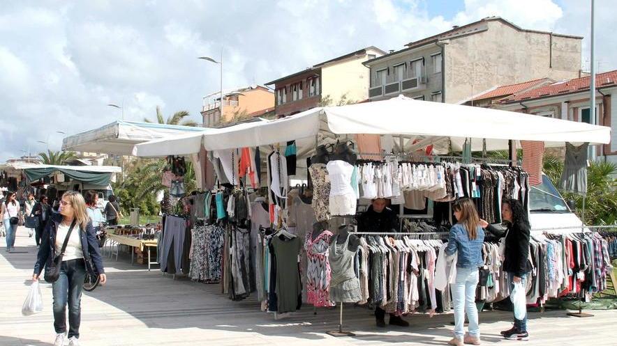 I negozianti di Lido contro i vigili