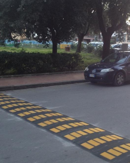 Dissuasori e limite di velocità 