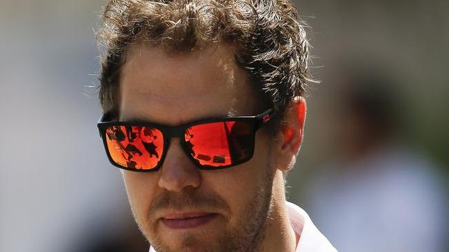 Vettel deluso: «Ho visto fumo e il motore ha perso potenza»