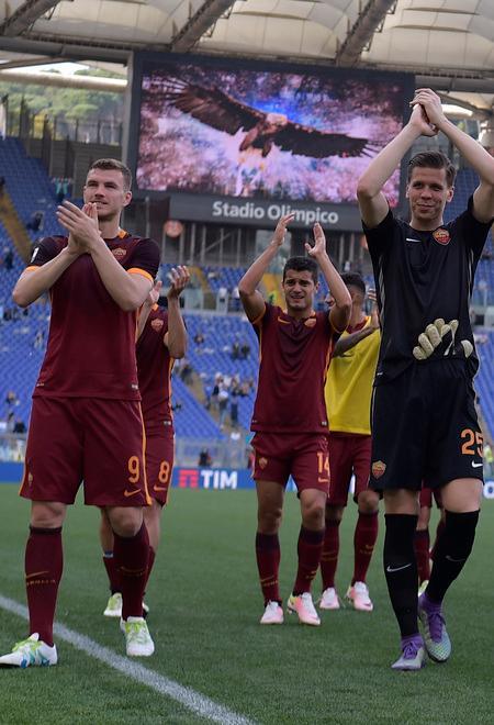 La Roma schianta la Lazio, Pioli esonerato 