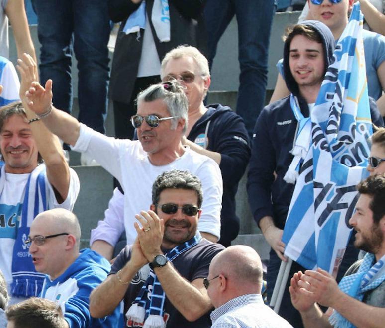 I tifosi a Pisa: «Salutate la capolista!» 
