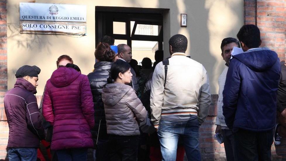 Crisi tremenda, stranieri via dal capoluogo