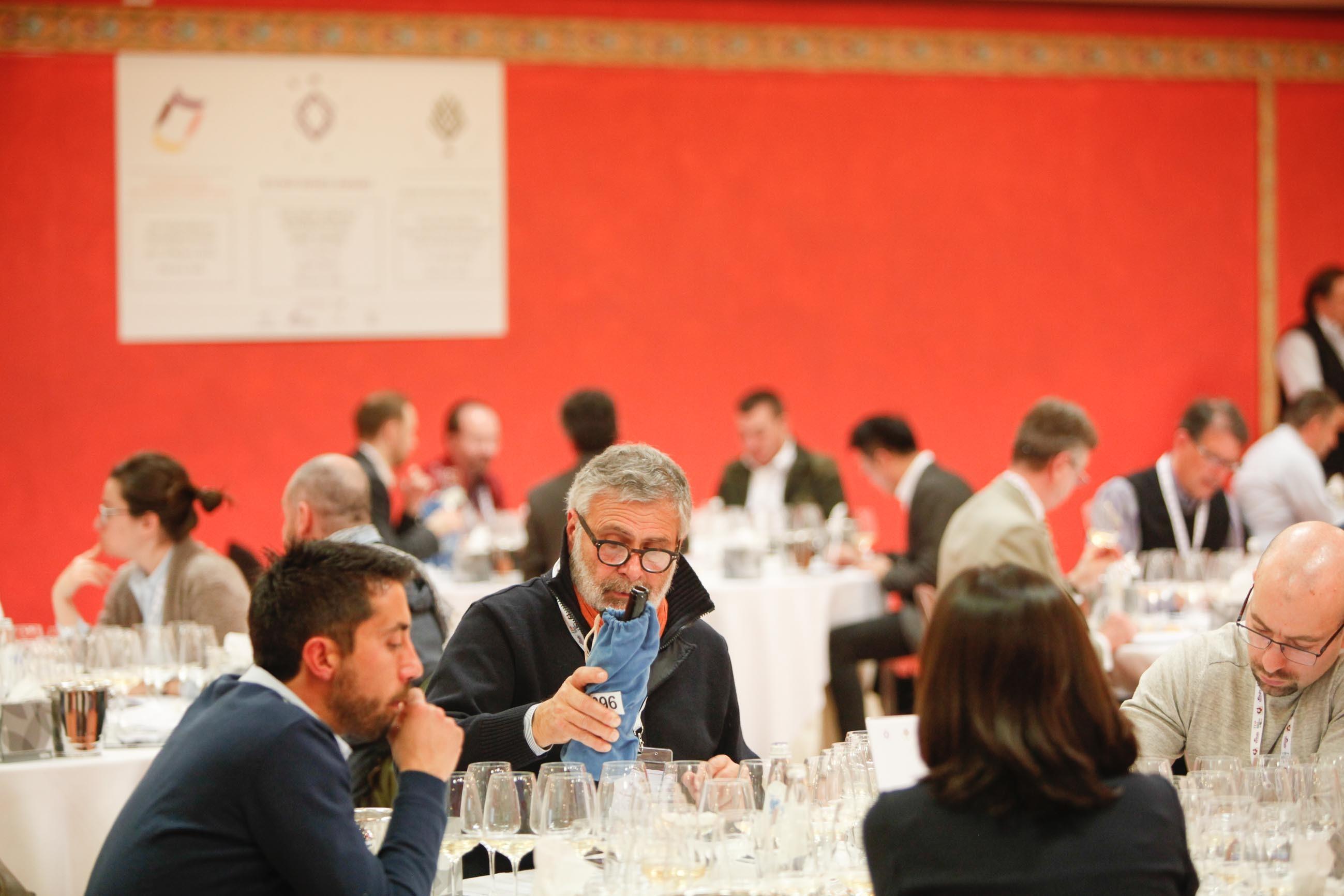 Vermentino e Vernaccia mattatori al Vinitaly: successo per le cantine sarde