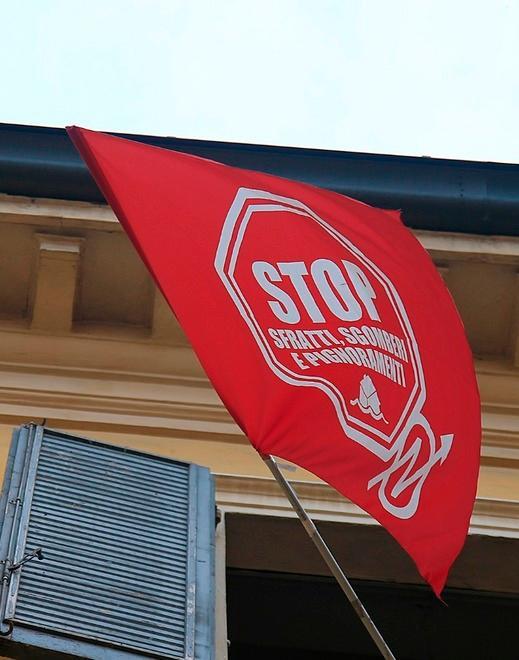 Modena, ex caserma occupata: Comune e Guernica non trovano intese 