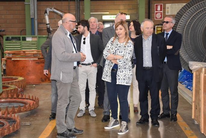 Il sottosegretario all’ambiente visita impianti geotermici